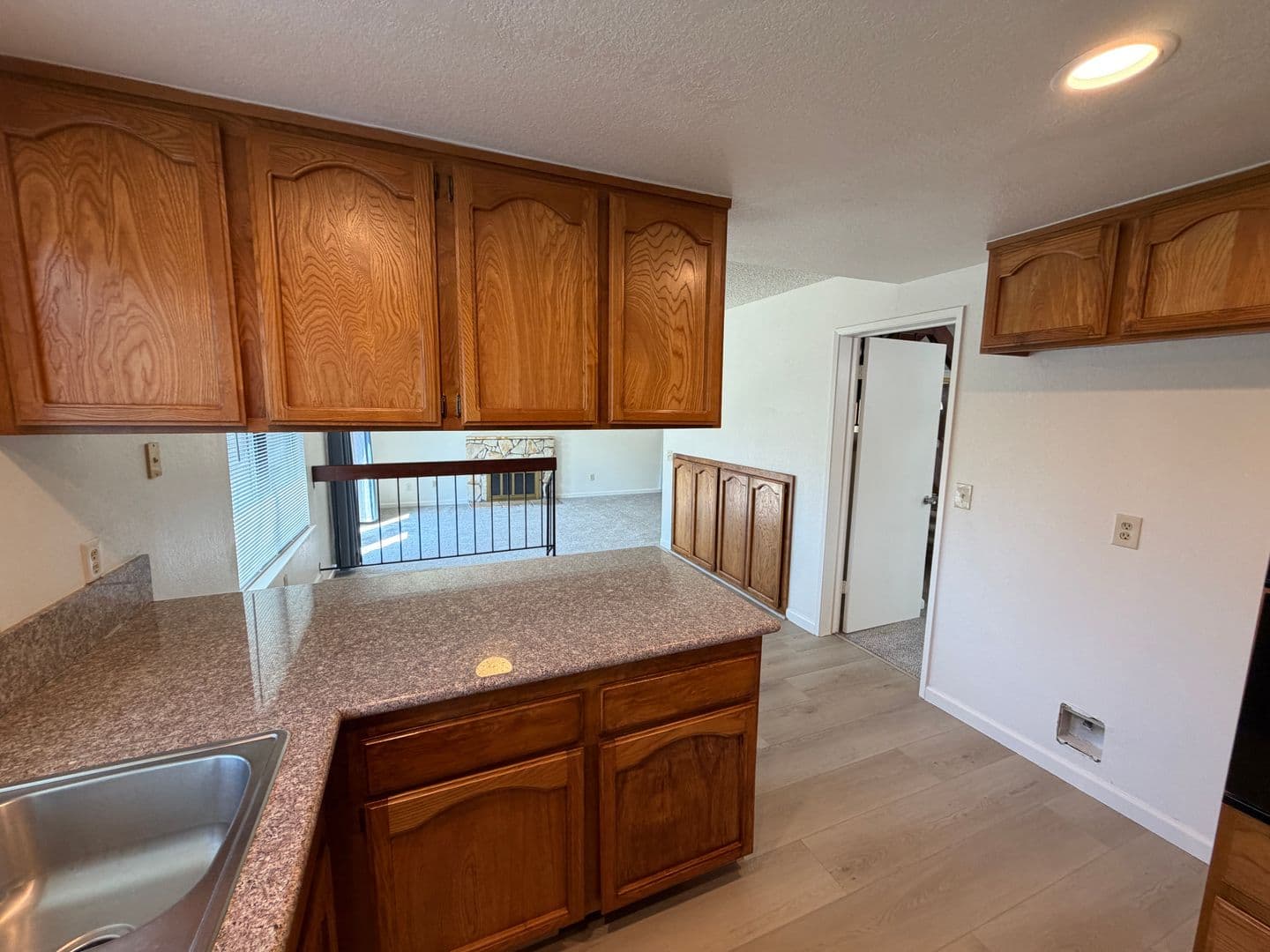 Sacramento House: 872 Shellwood Way