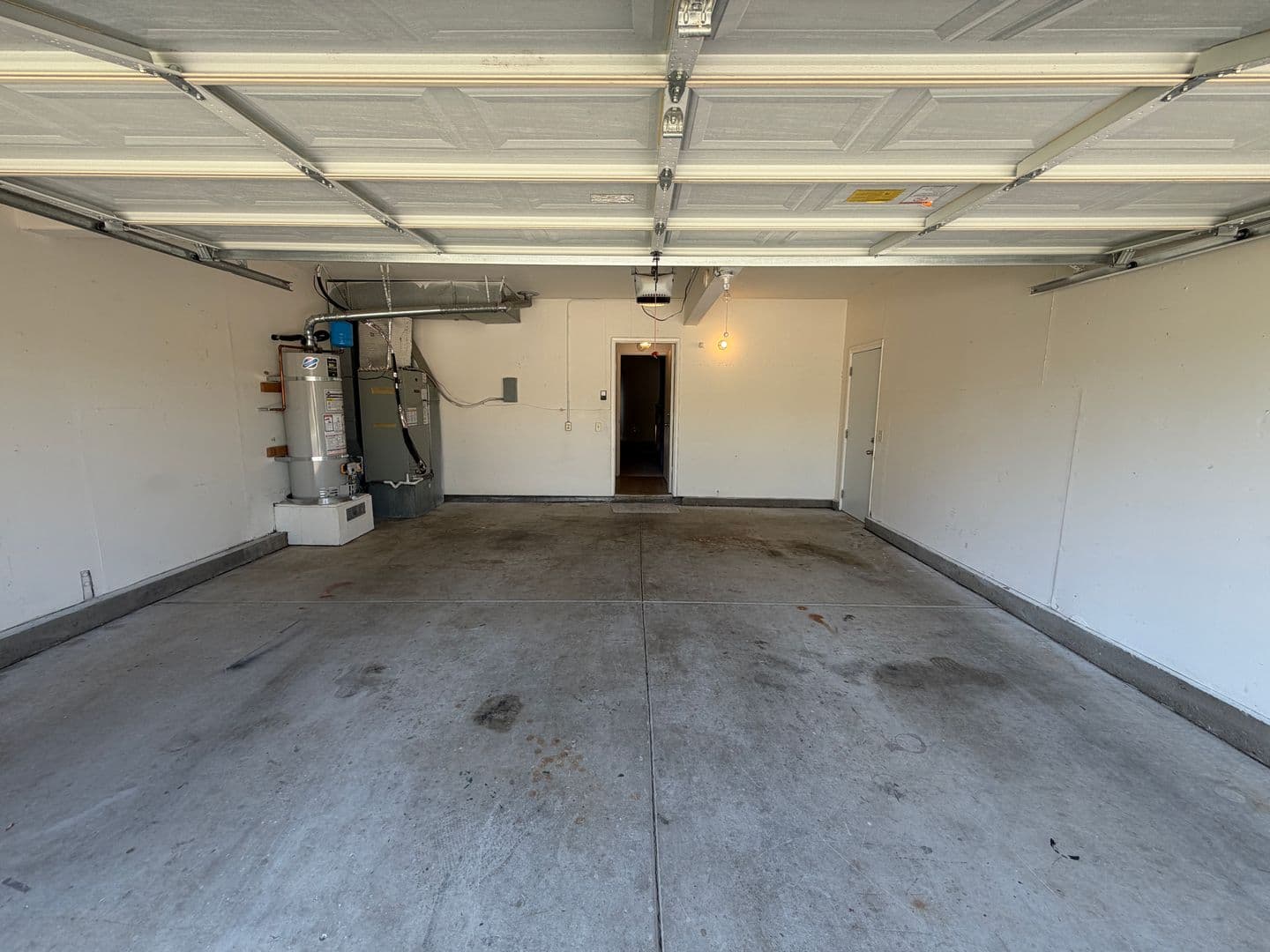 Sacramento House: 872 Shellwood Way