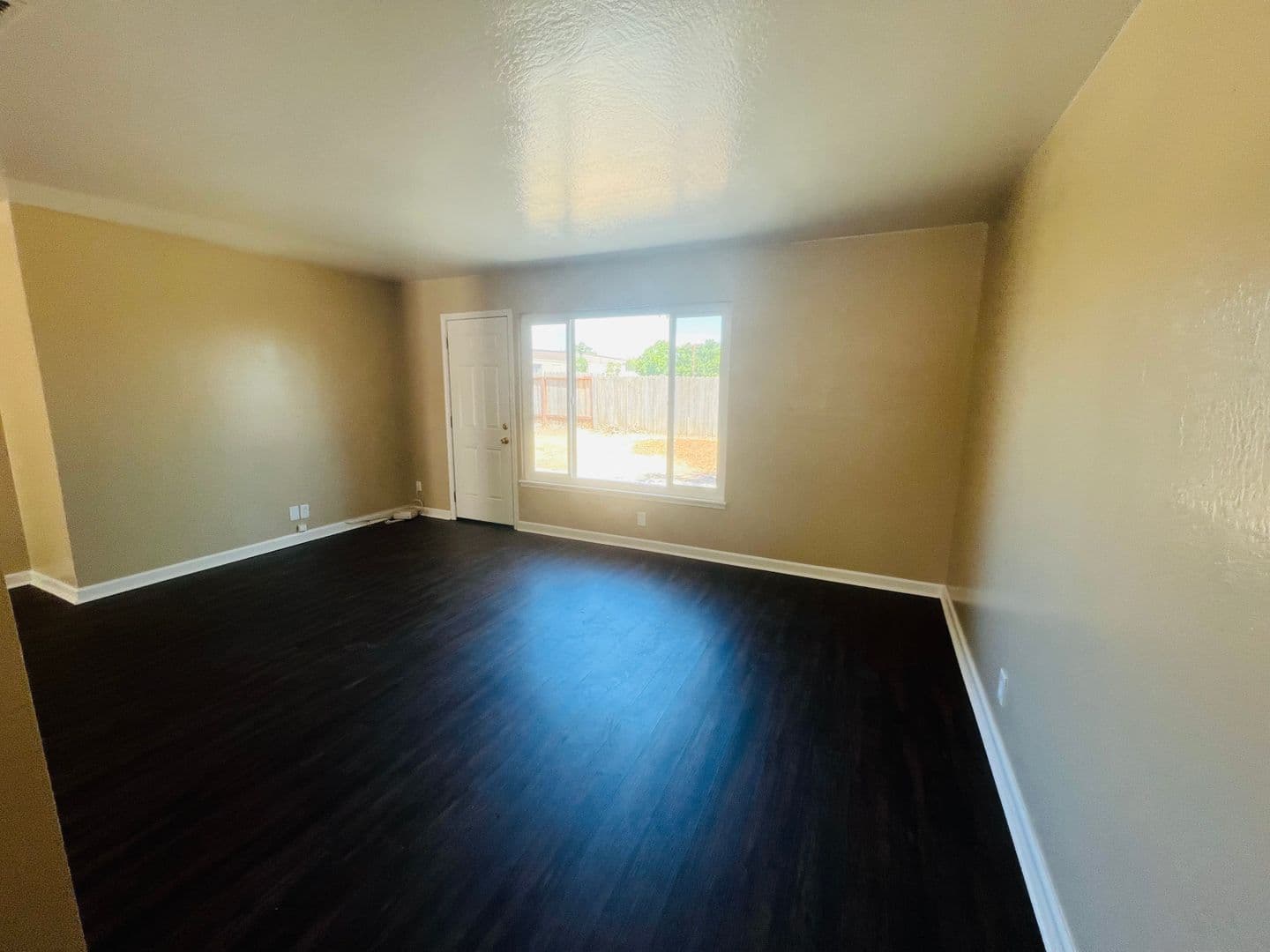Elk Grove House: 8893 Kelsey Dr