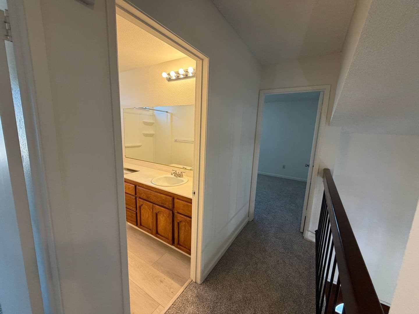 Sacramento House: 872 Shellwood Way