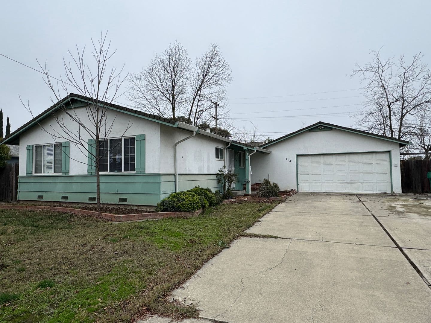 Stockton House: 714 E Longview Ave