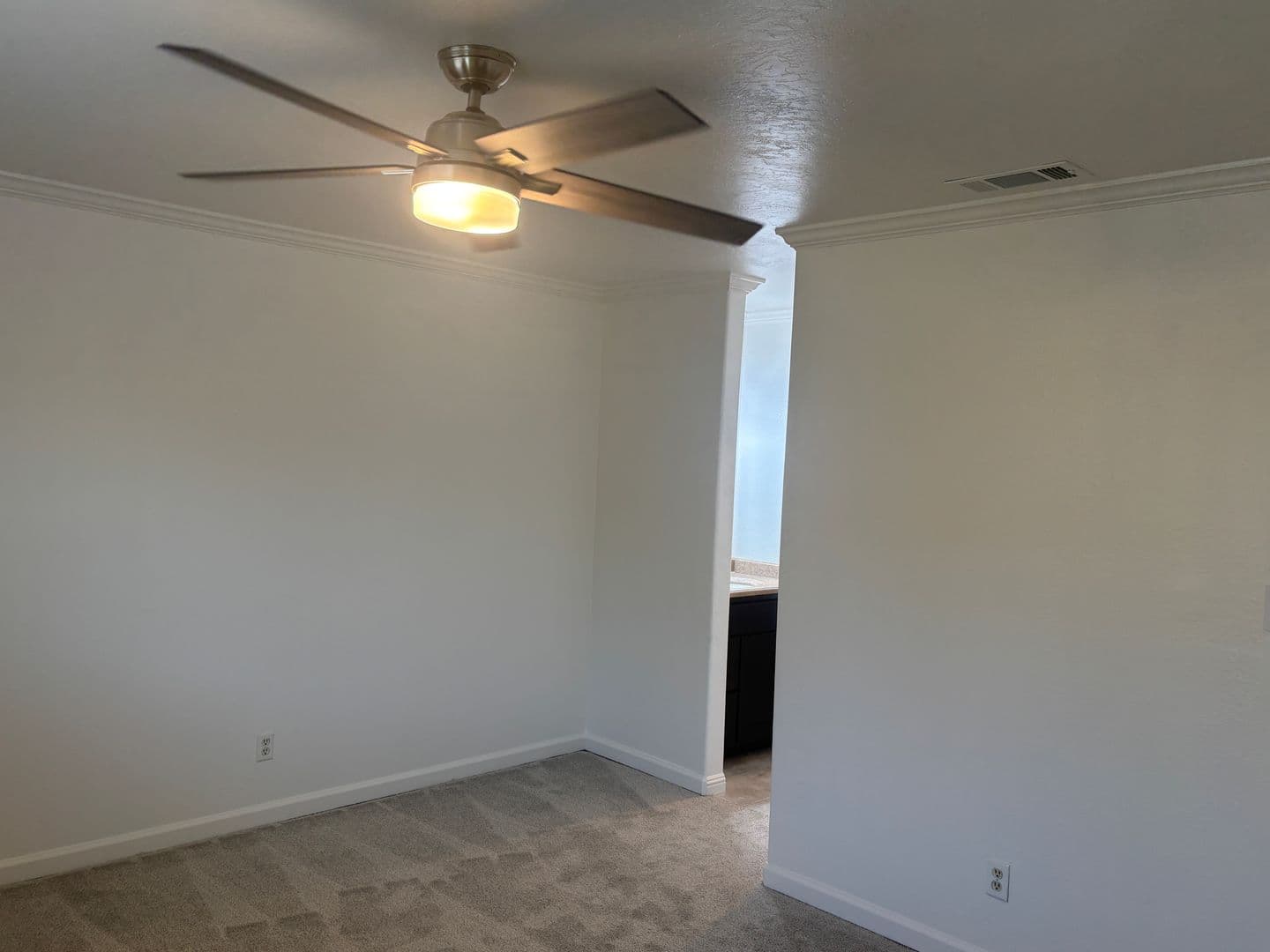 Sacramento House: 7530 Whisperwillow Dr