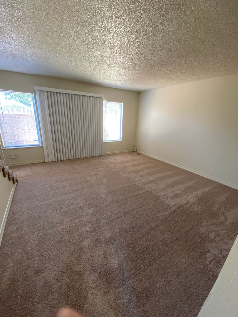 Sacramento Townhome: 5674 Hillsdale Blvd