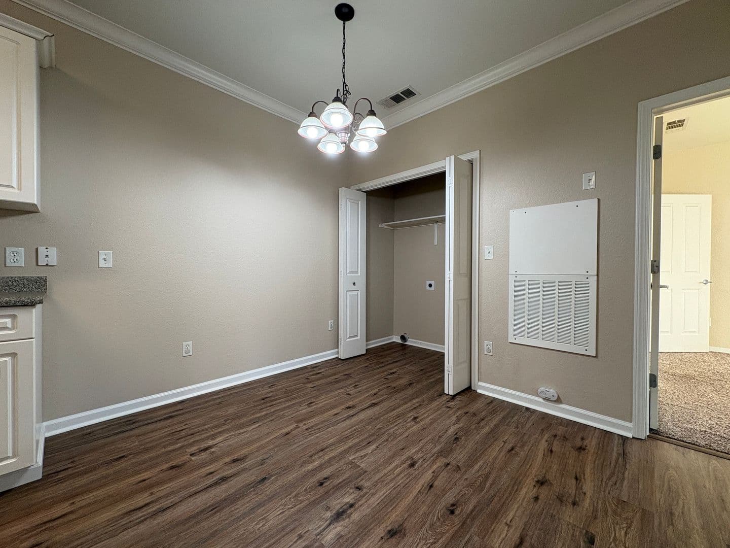 Stockton House: 8905 Davis Rd