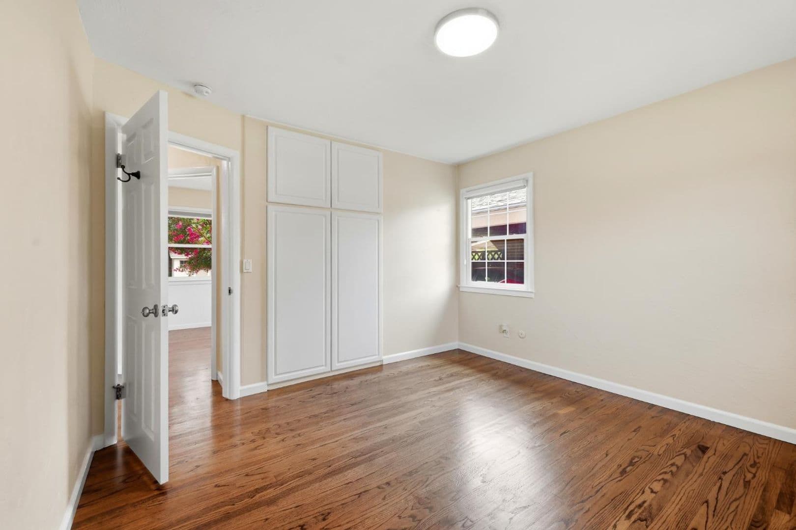 Elk Grove House: 8954 Truman St
