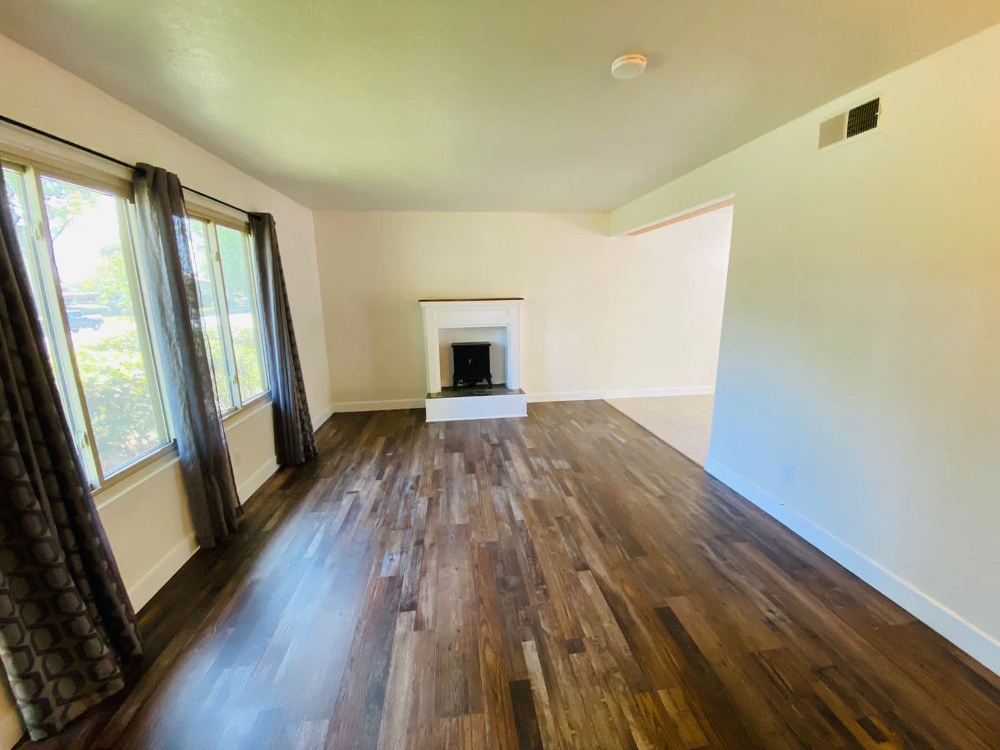 Sacramento Townhome: 8868 La Riviera Dr