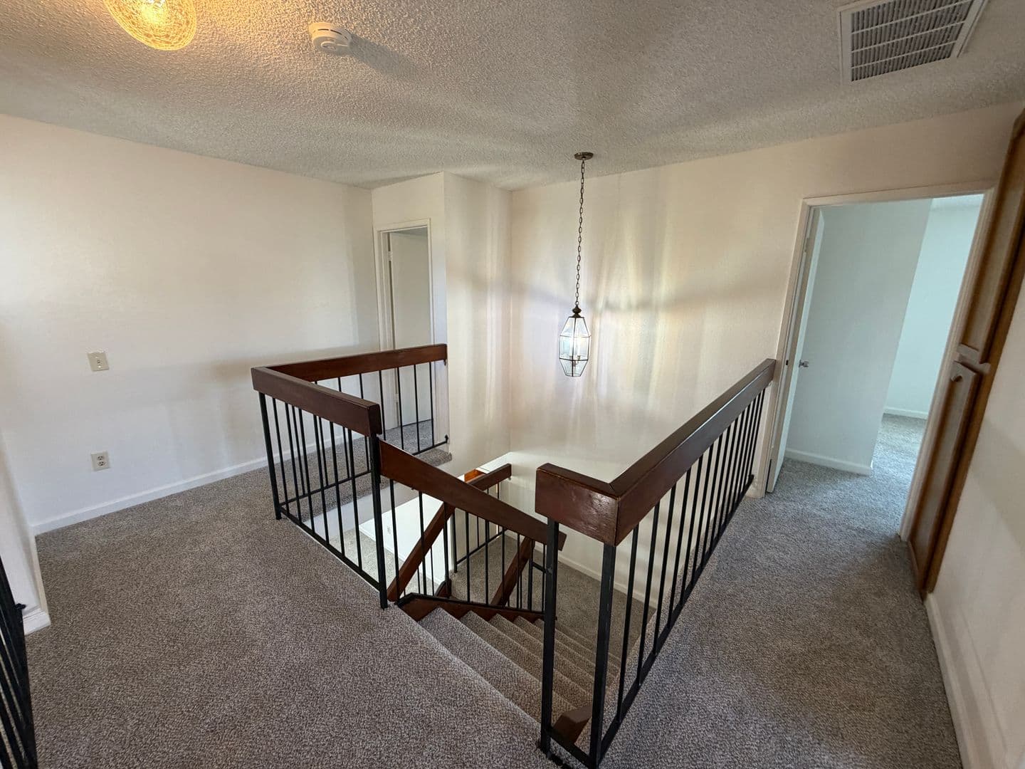 Sacramento House: 872 Shellwood Way