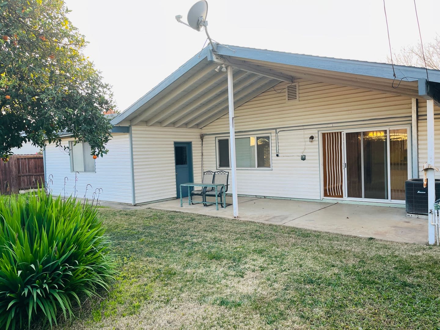 Elk Grove House: 9345 Emily St