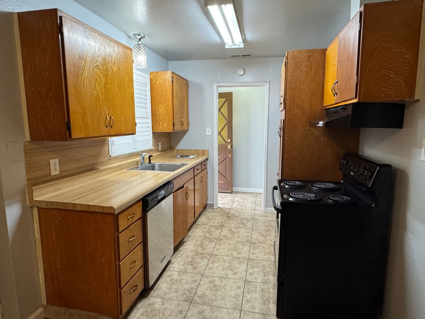 Stockton House: 714 E Longview Ave