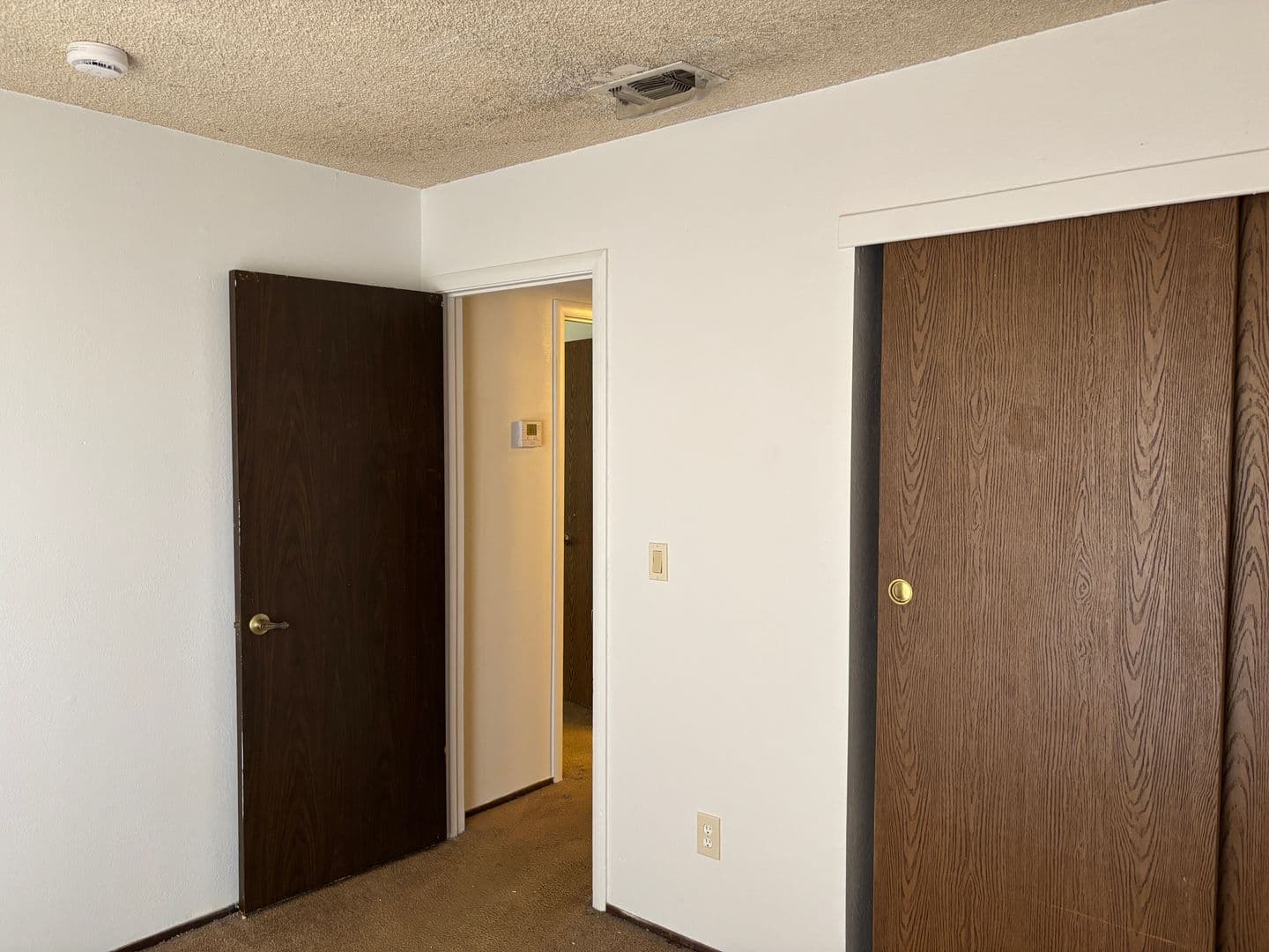 Sacramento Multiplex: 4997 & 4999 Curve Wood Way