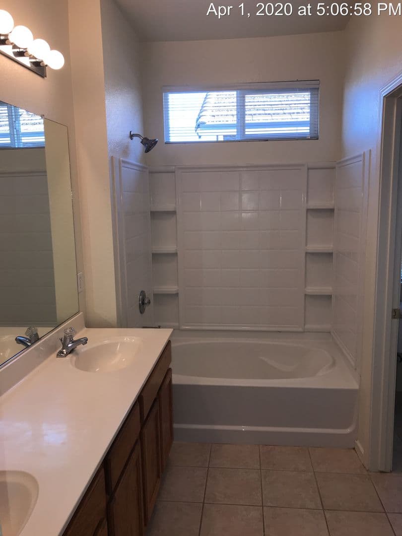 Sacramento House: 10 Maccan Ct