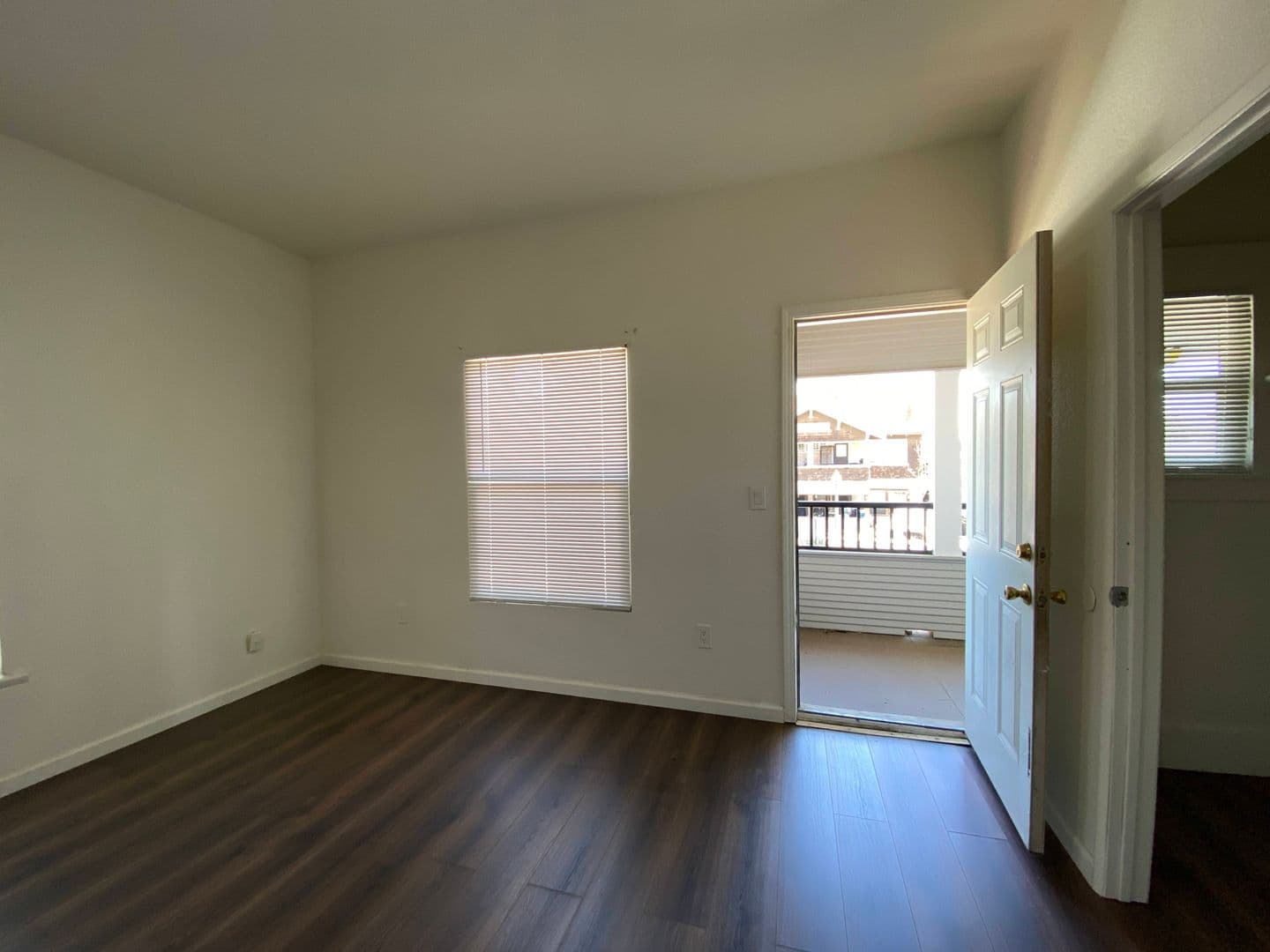 Stockton Apartment: 729, 731, 733 & 735 N Sutter St