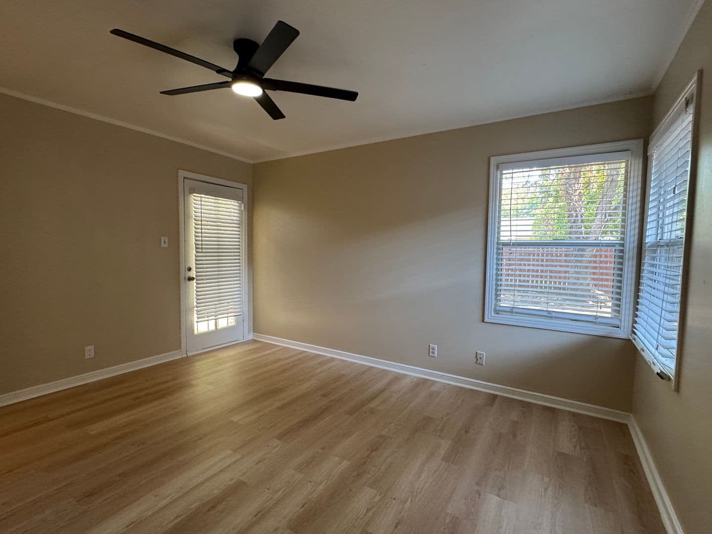 Stockton House: 1220 W Benjamin Holt Dr