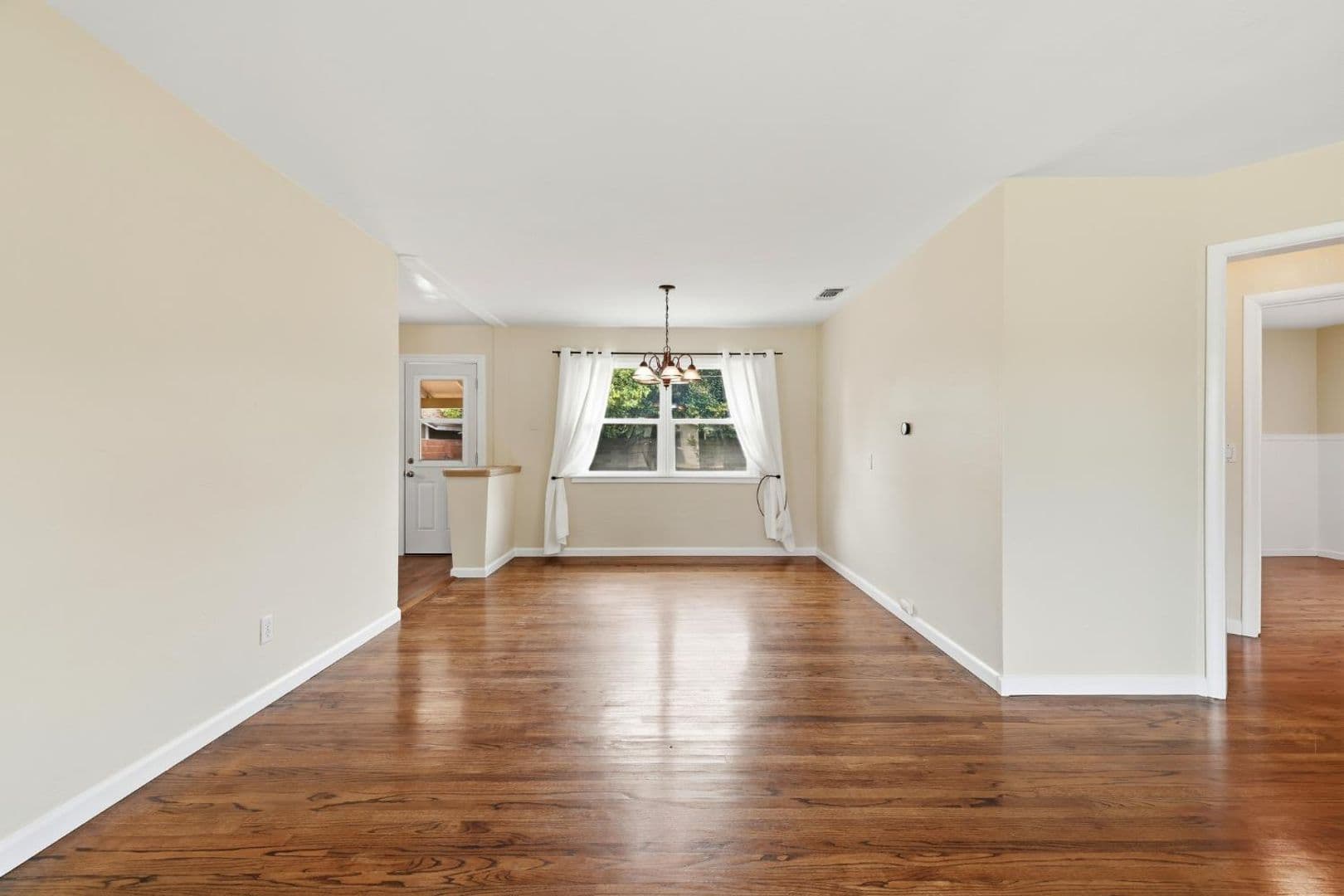 Elk Grove House: 8954 Truman St