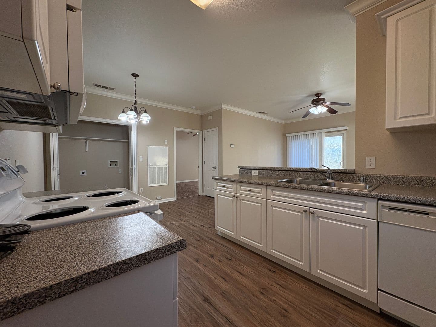 Stockton House: 8905 Davis Rd