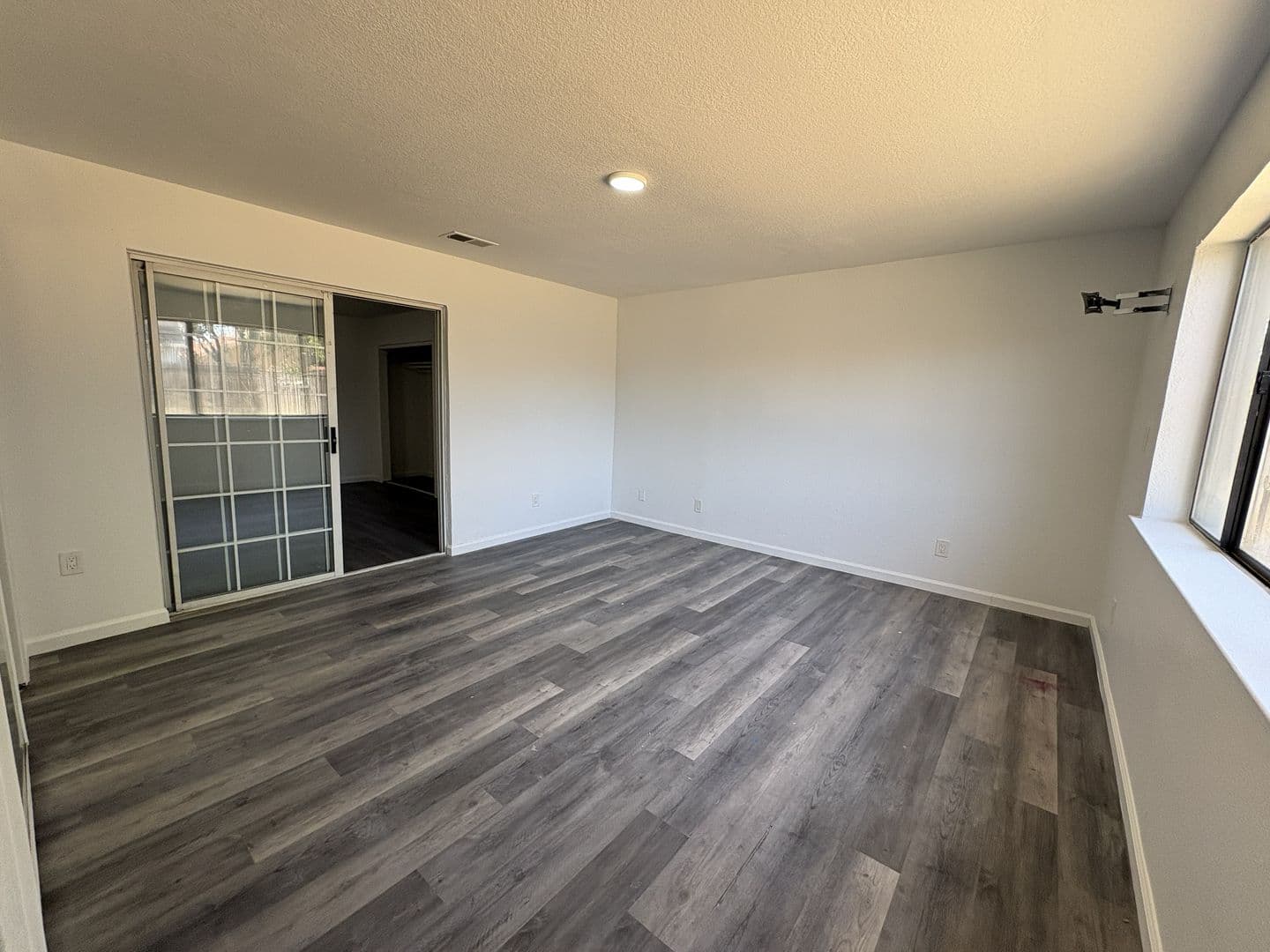 Sacramento House: 6313 Hermosa St