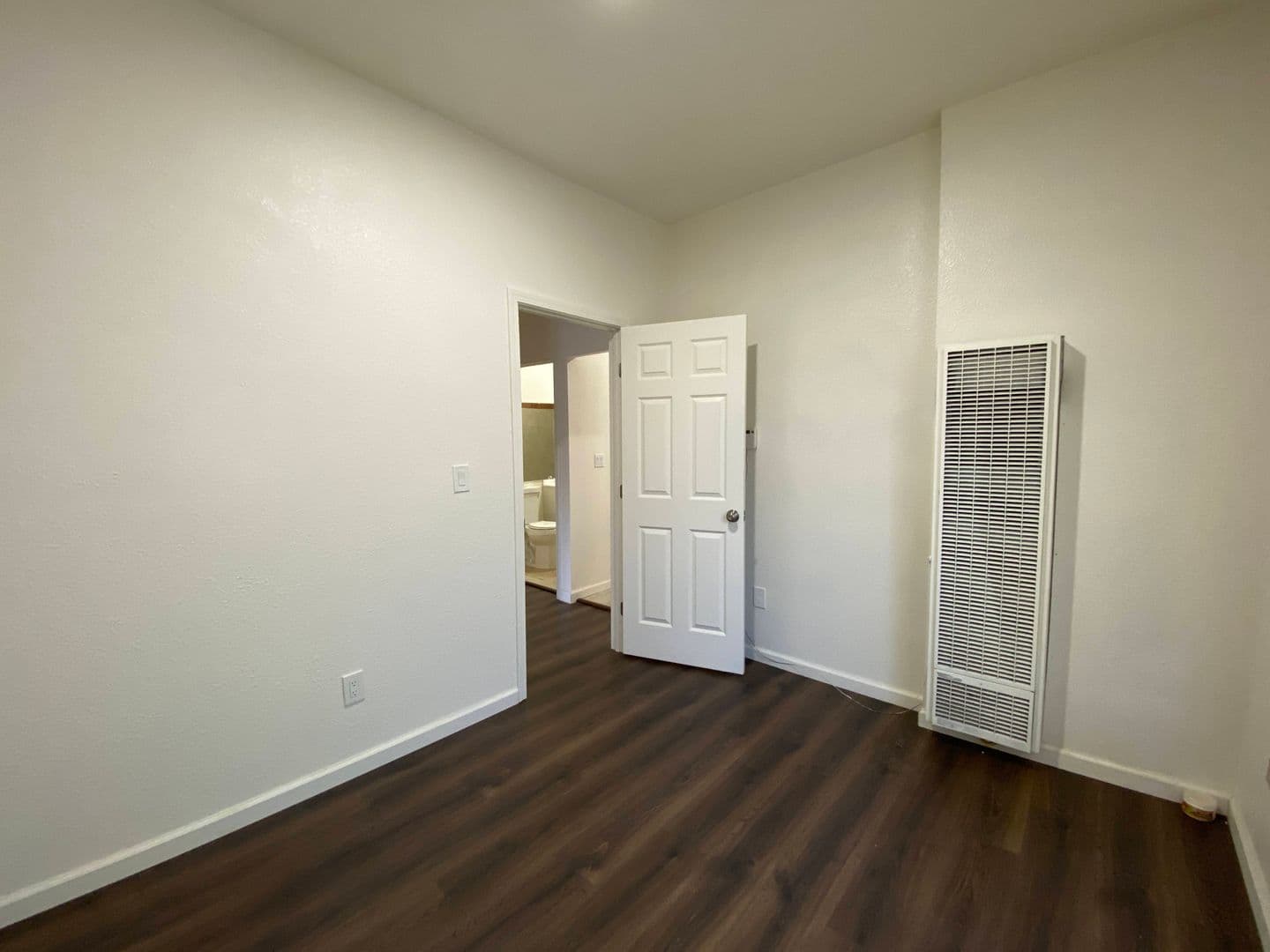 Stockton Apartment: 729, 731, 733 & 735 N Sutter St