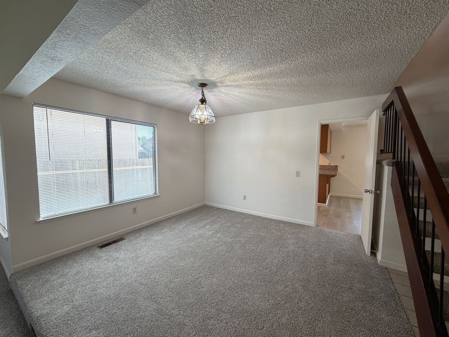 Sacramento House: 872 Shellwood Way