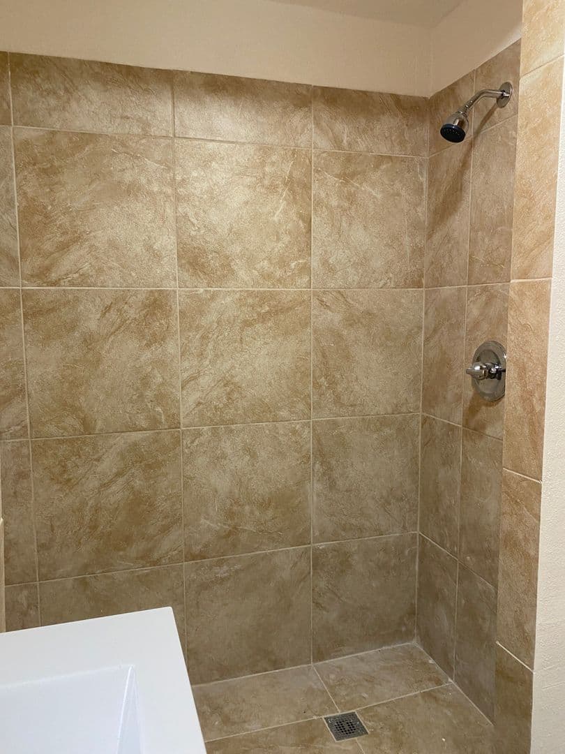 Stockton Apartment: 462 Delhi Ave