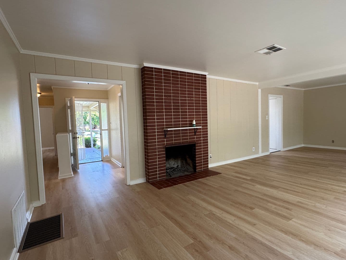 Stockton House: 1220 W Benjamin Holt Dr