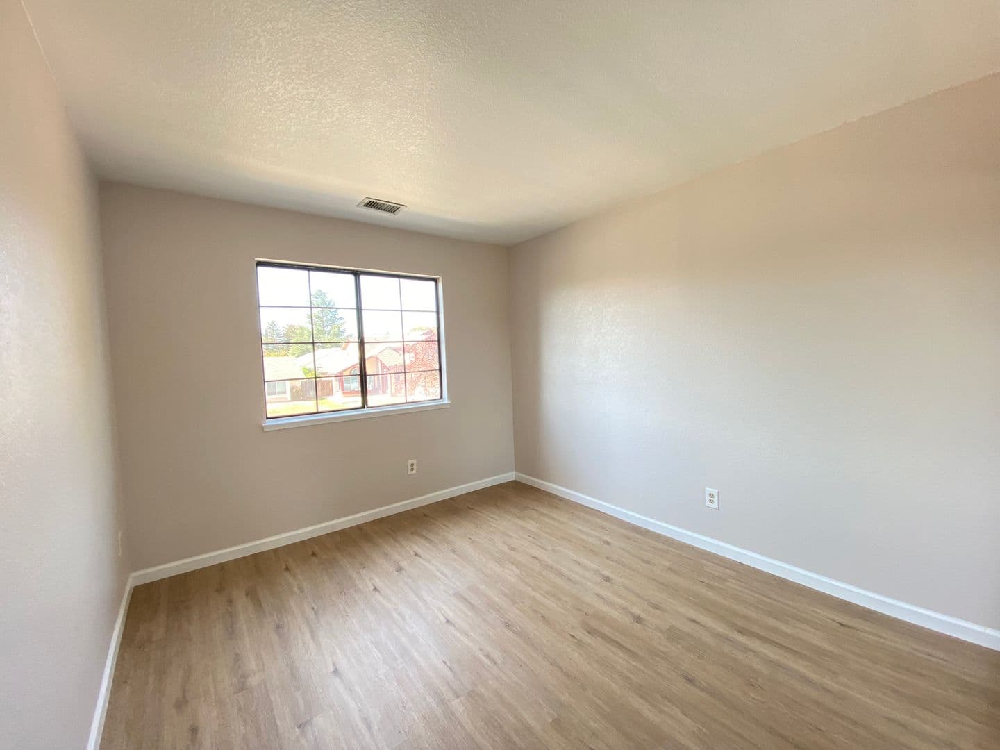Sacramento House: 8105 Simi Ct
