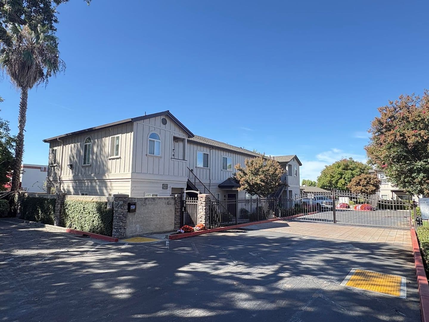 Stockton Condo: 8905 Davis Rd