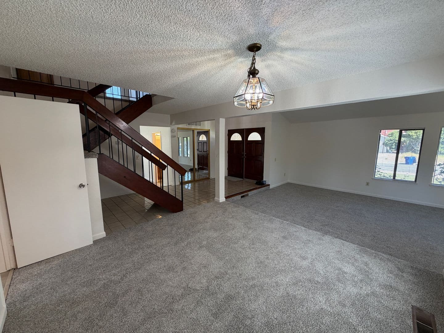 Sacramento House: 872 Shellwood Way
