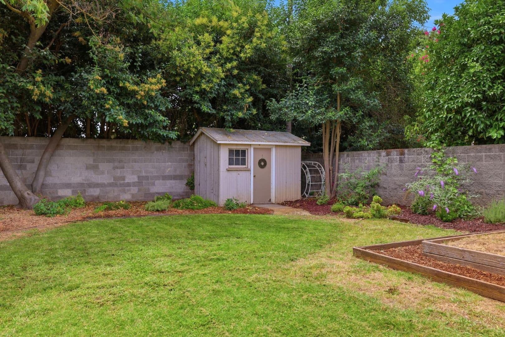 Elk Grove House: 8954 Truman St