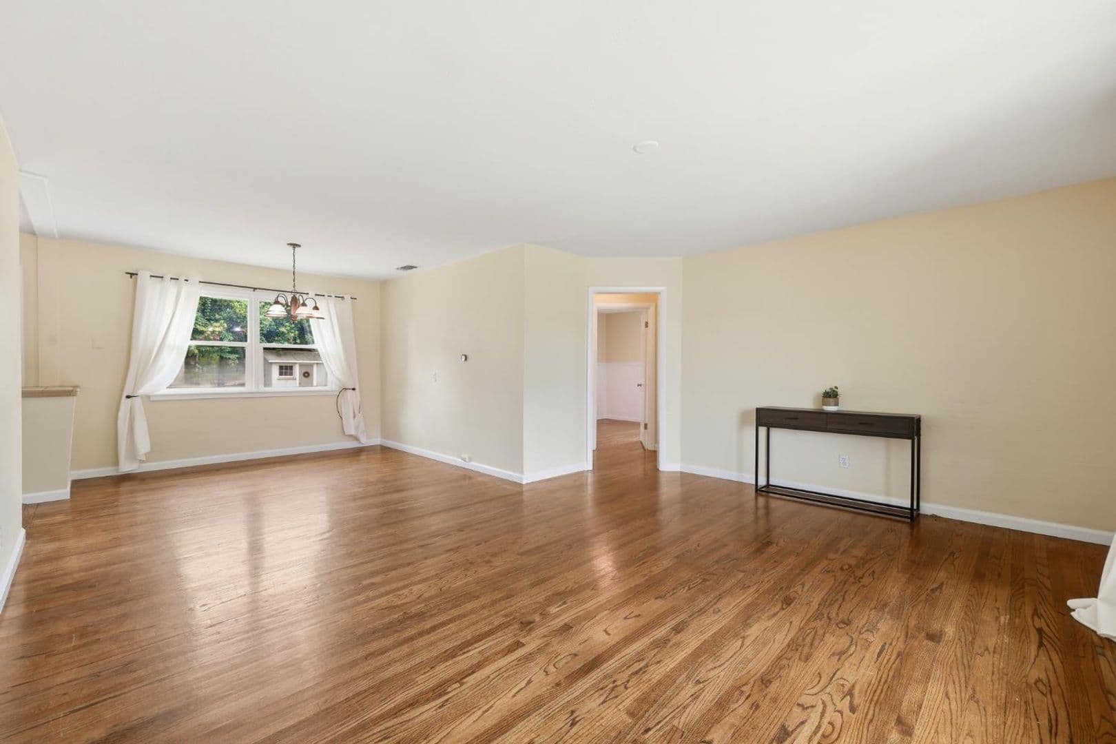 Elk Grove House: 8954 Truman St