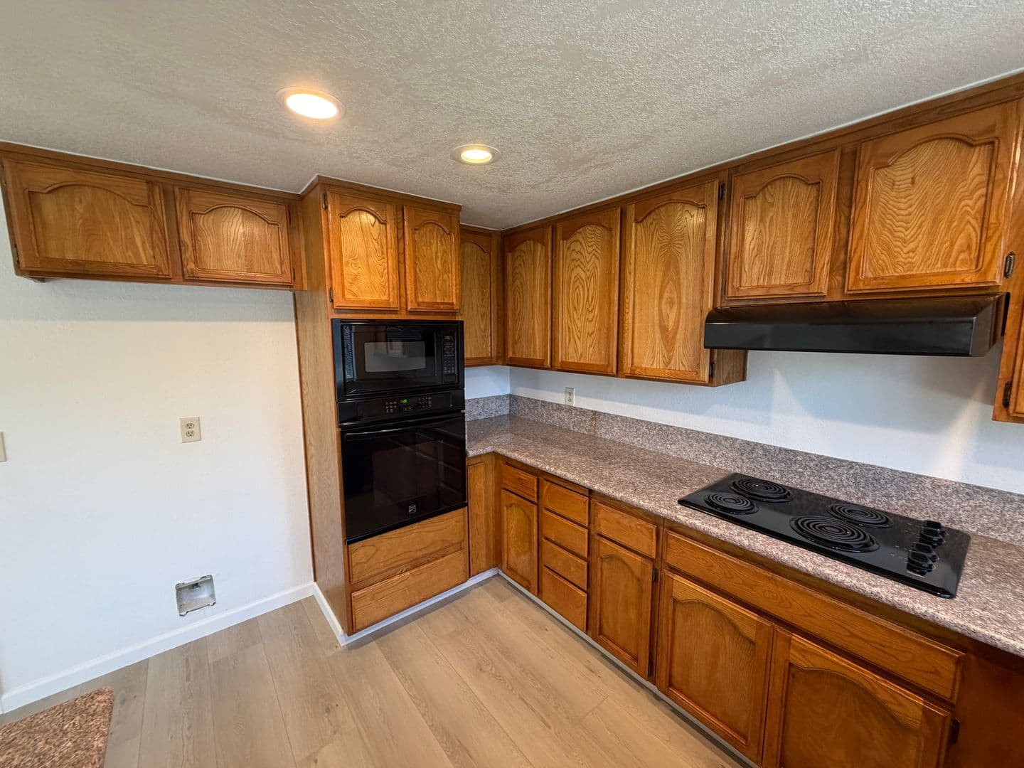 Sacramento House: 872 Shellwood Way