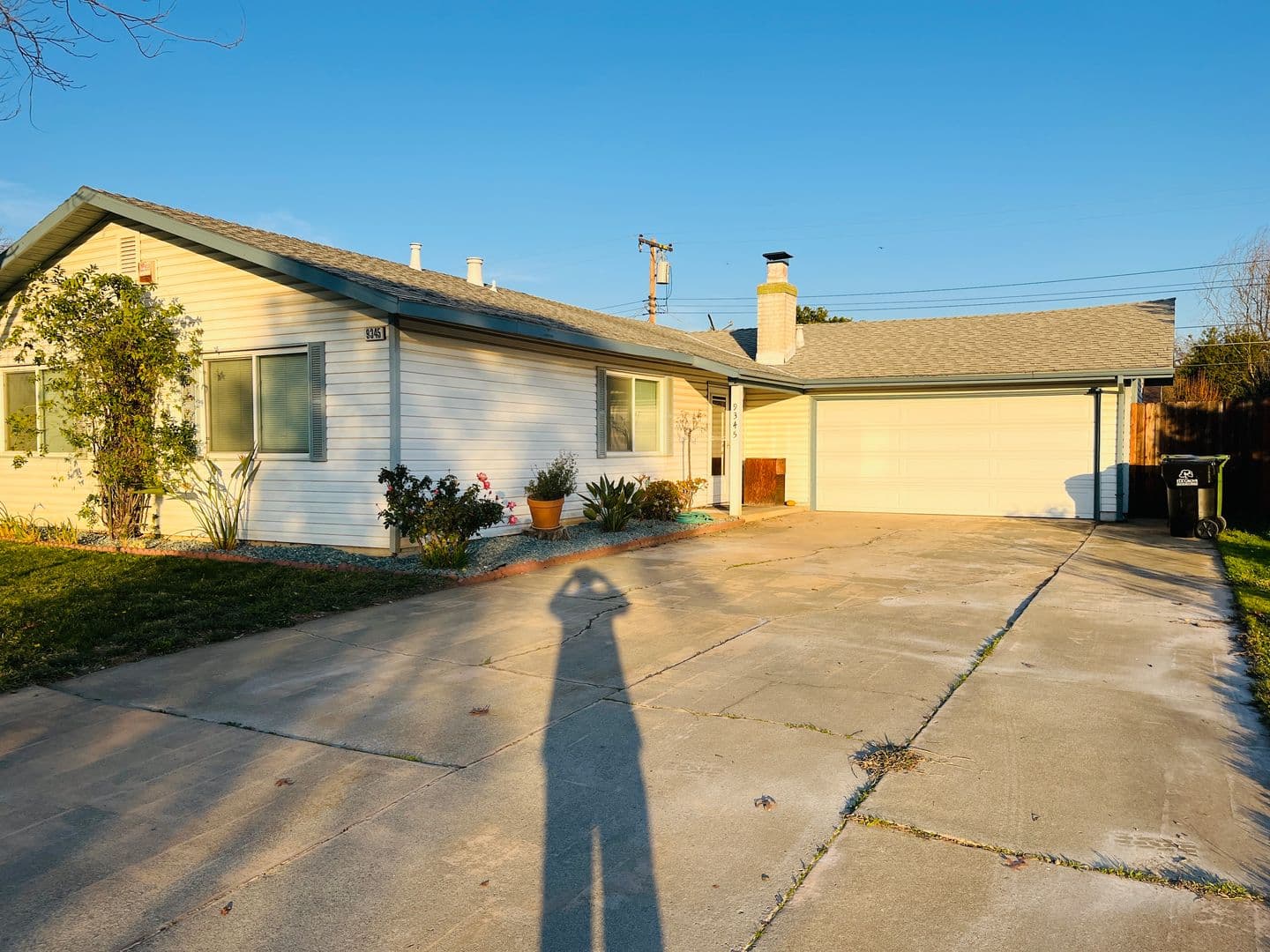 Elk Grove House: 9345 Emily St