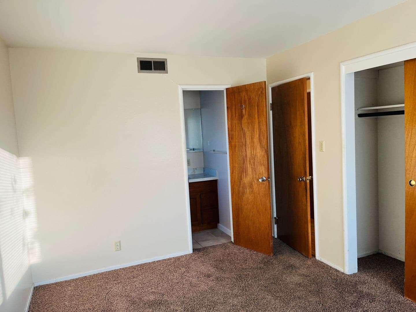 Elk Grove House: 9345 Emily St
