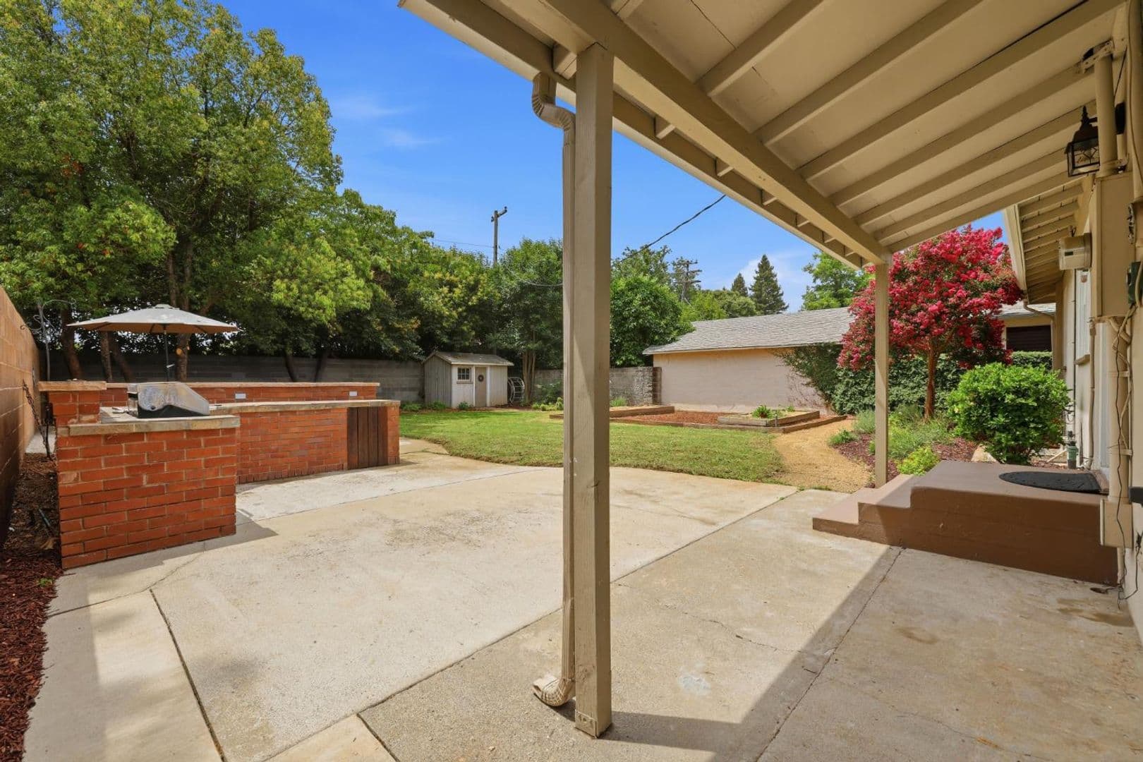 Elk Grove House: 8954 Truman St