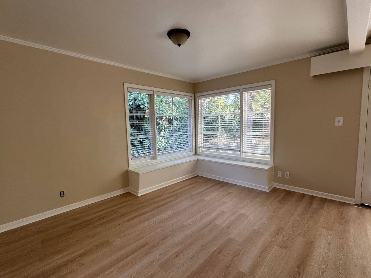 Stockton House: 1220 W Benjamin Holt Dr