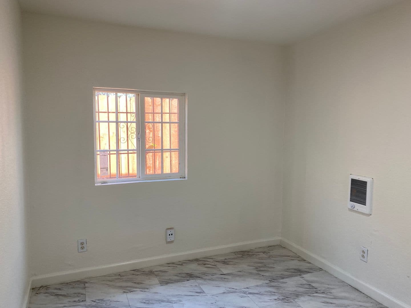 Stockton Apartment: 462 Delhi Ave