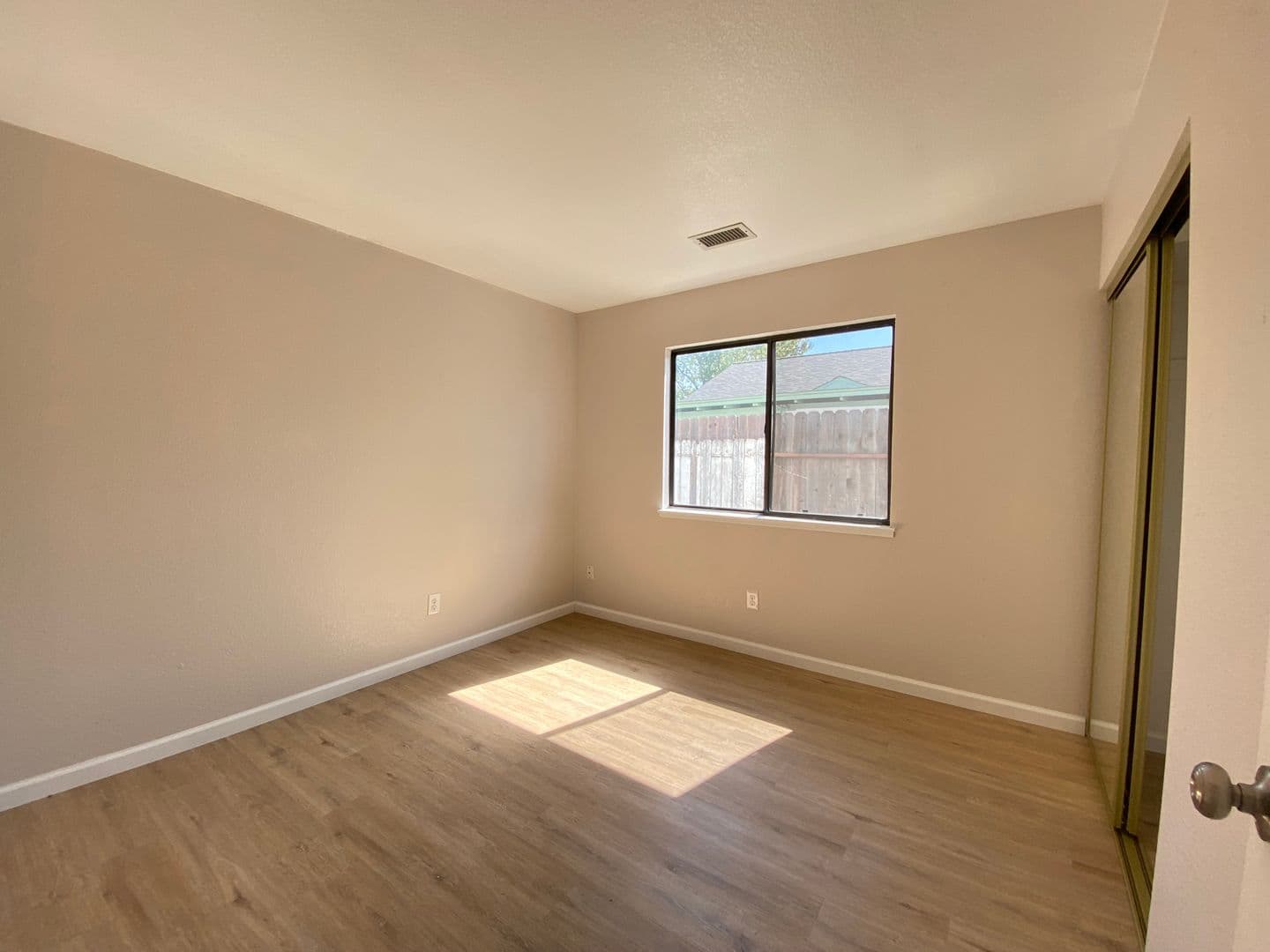 Sacramento House: 8105 Simi Ct