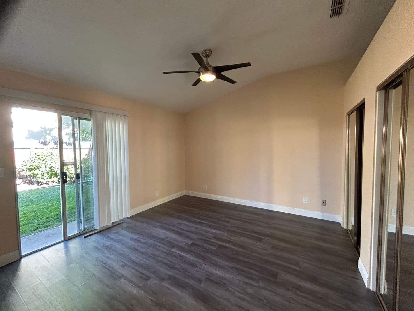 Elk Grove House: 9493 Whithorn Ct