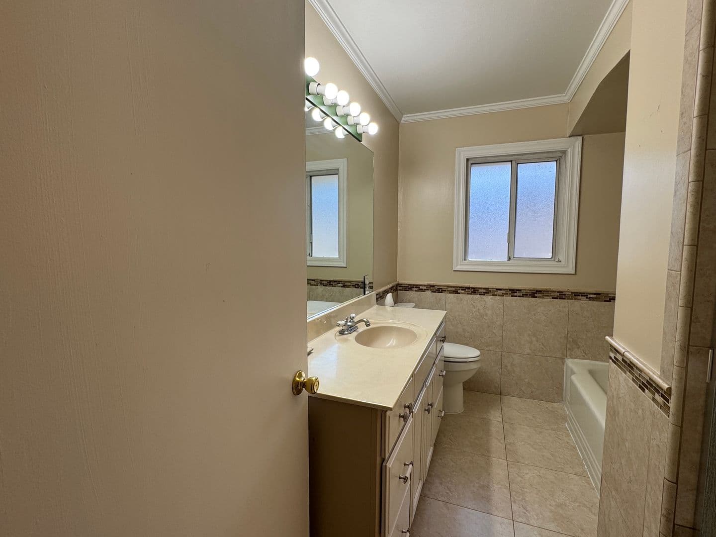 Stockton House: 1220 W Benjamin Holt Dr