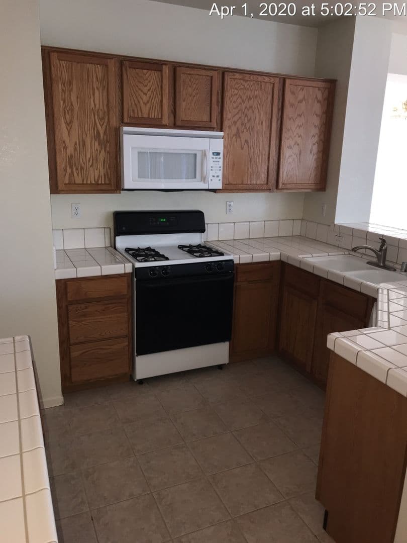 Sacramento House: 10 Maccan Ct