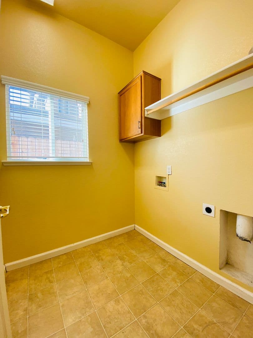 Elk Grove House: 9565 Stone Springs Dr
