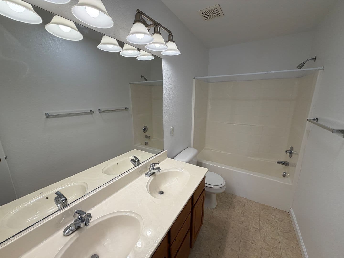 Sacramento House: 3301 N Park Dr