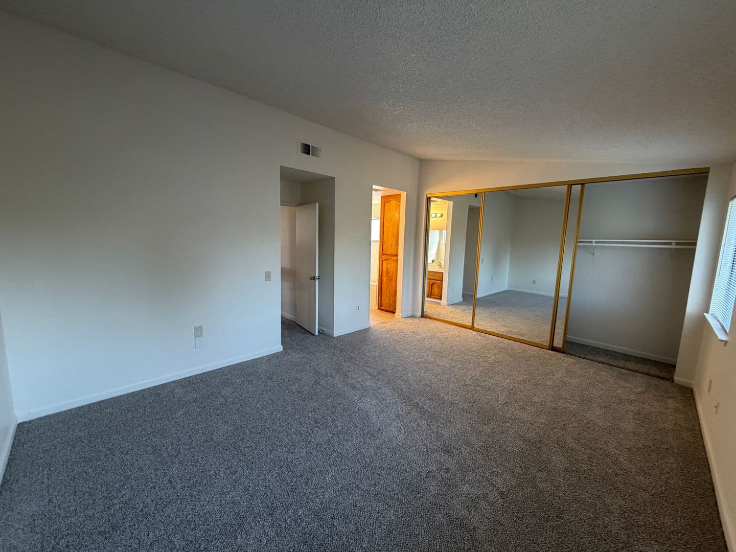 Sacramento House: 872 Shellwood Way