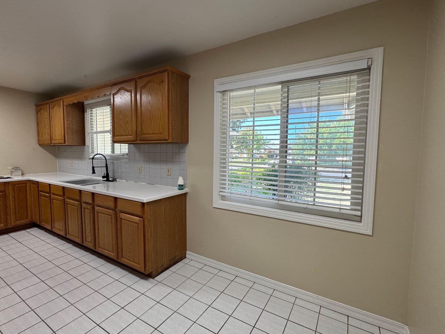 Stockton House: 1220 W Benjamin Holt Dr