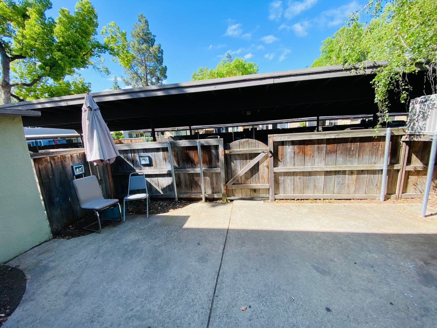 Sacramento Townhome: 8868 La Riviera Dr