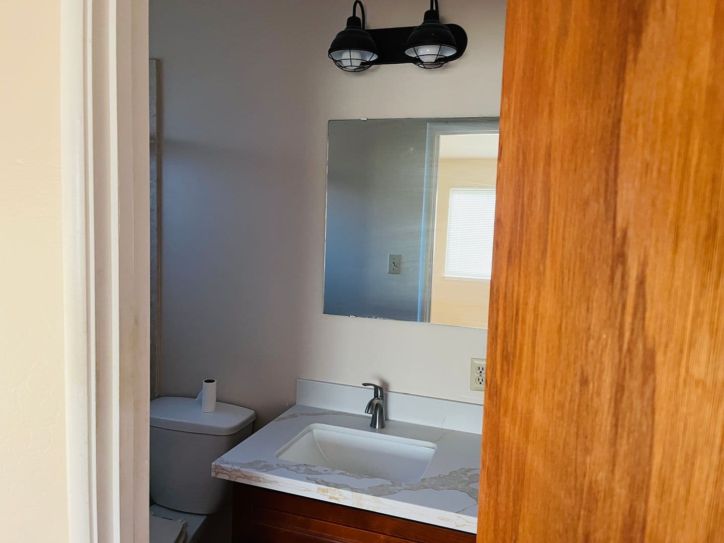 Elk Grove House: 9345 Emily St