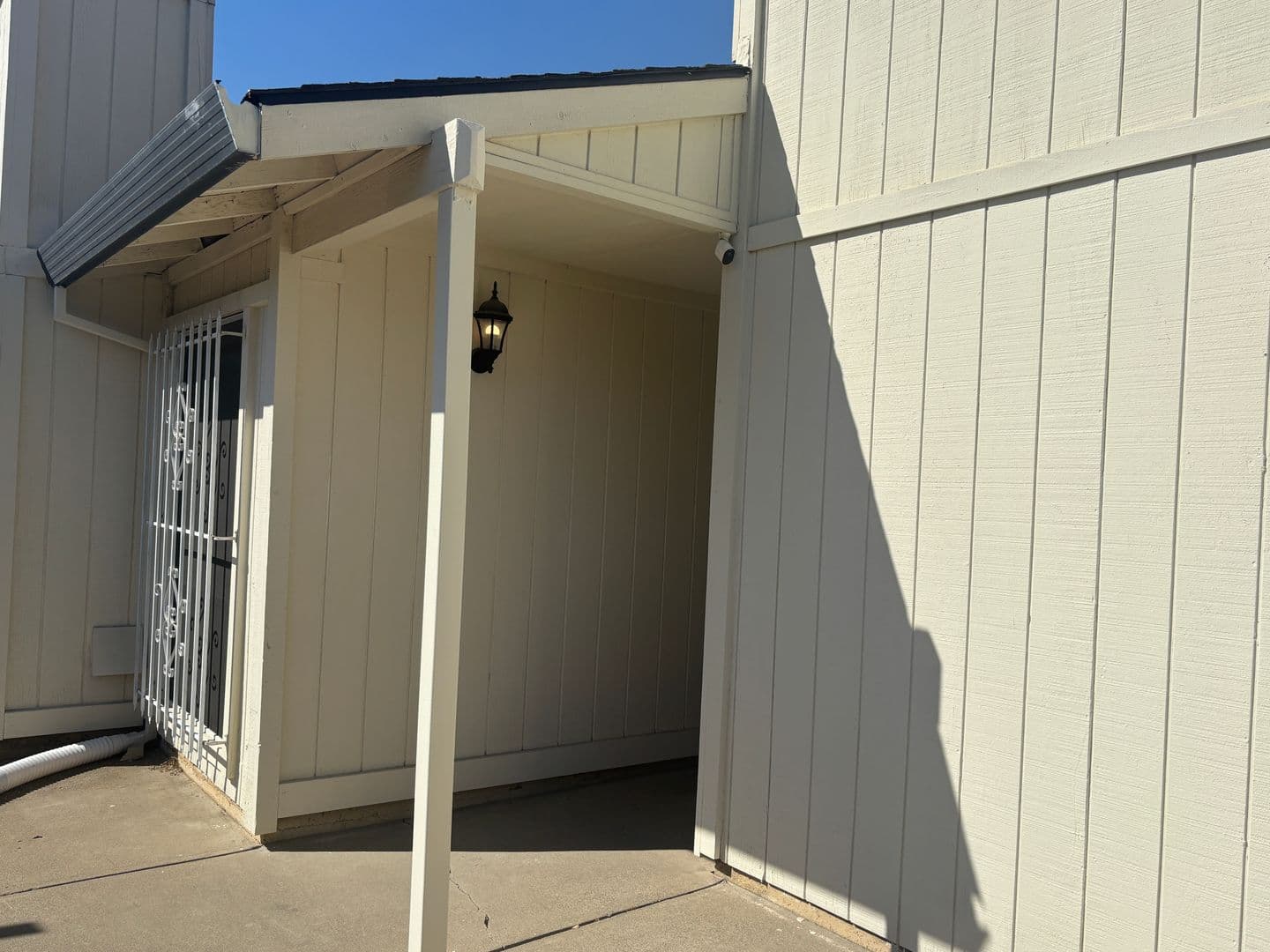 Sacramento House: 7530 Whisperwillow Dr