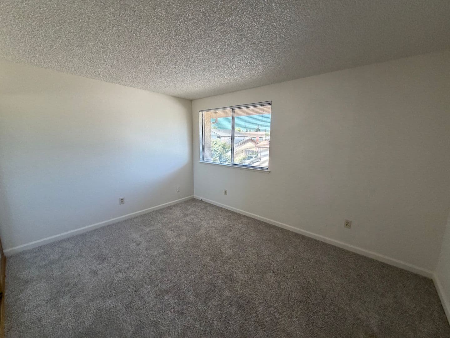 Sacramento House: 872 Shellwood Way