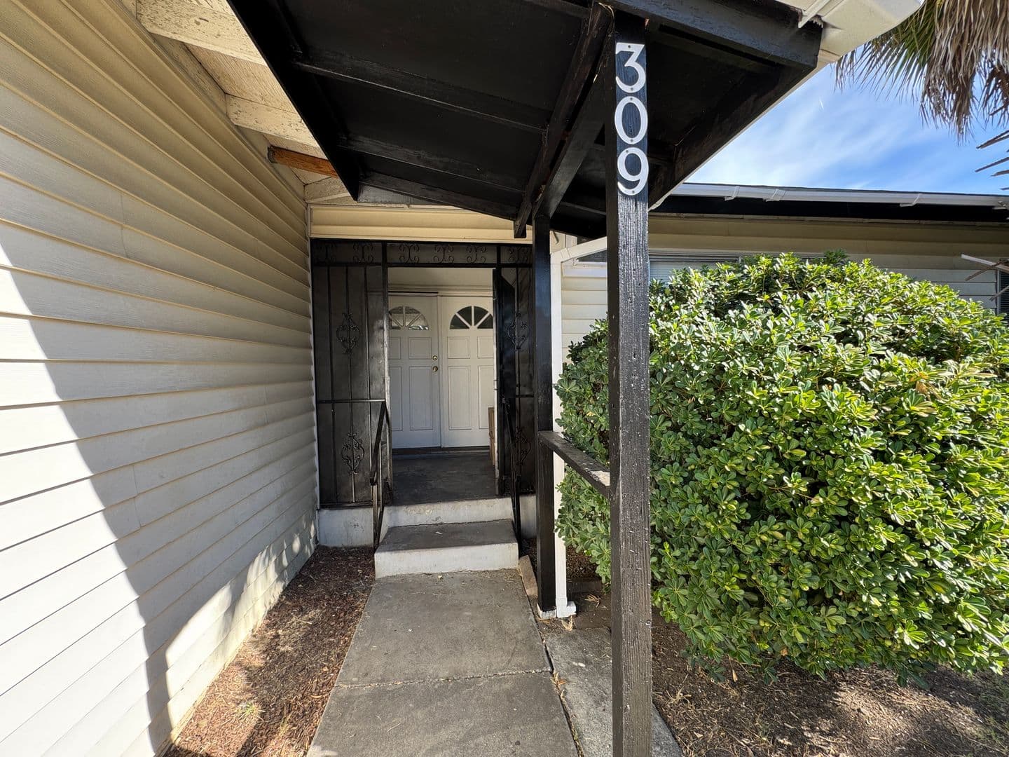 Stockton House: 309 Cordova Ln