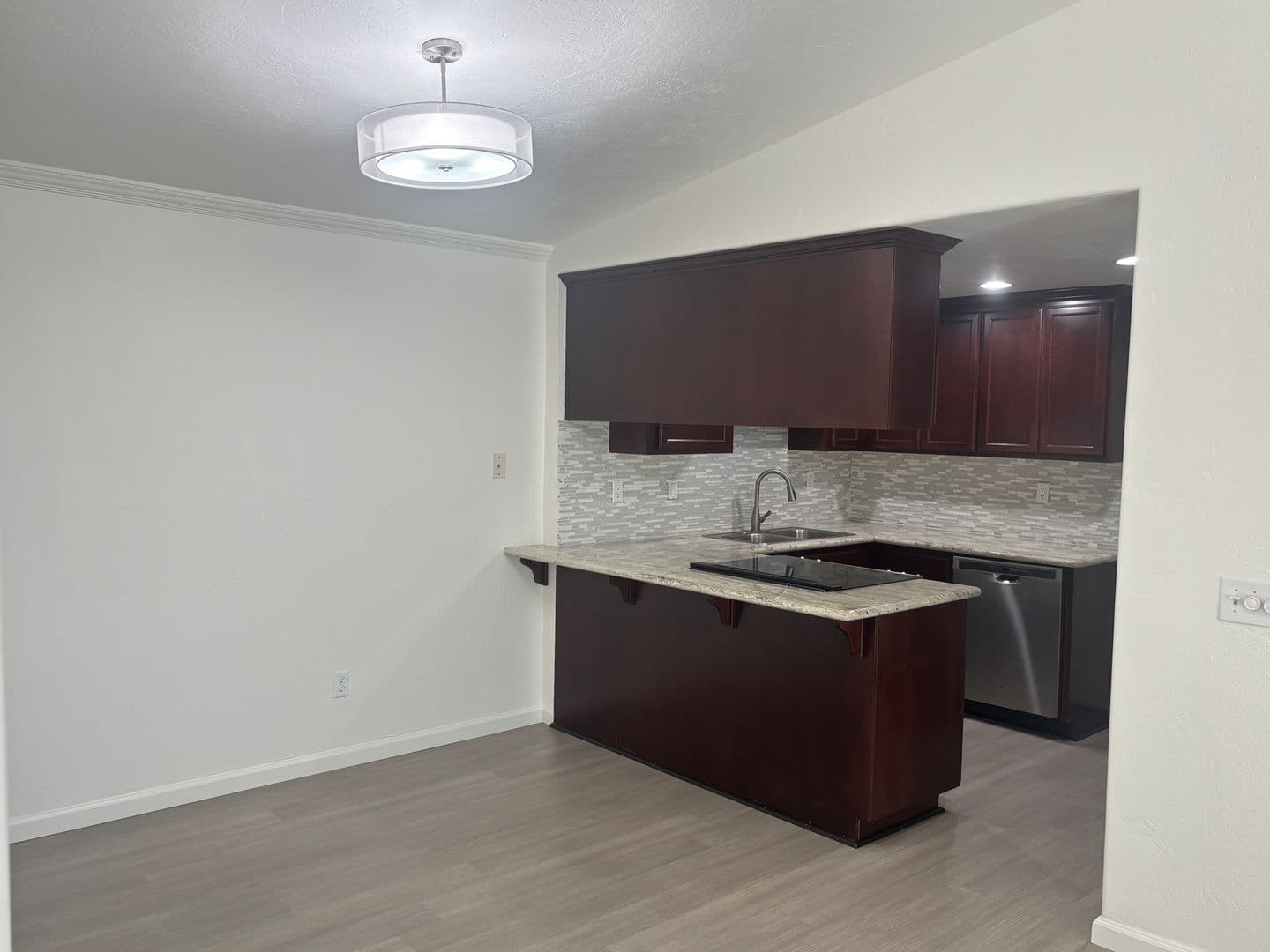 Sacramento House: 7530 Whisperwillow Dr