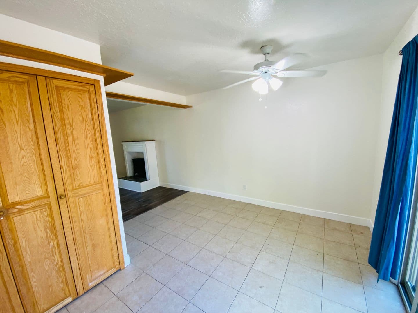 Sacramento Townhome: 8868 La Riviera Dr
